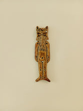 Load image into Gallery viewer, Voodoo Dog With Burnt Tobacco Glaze