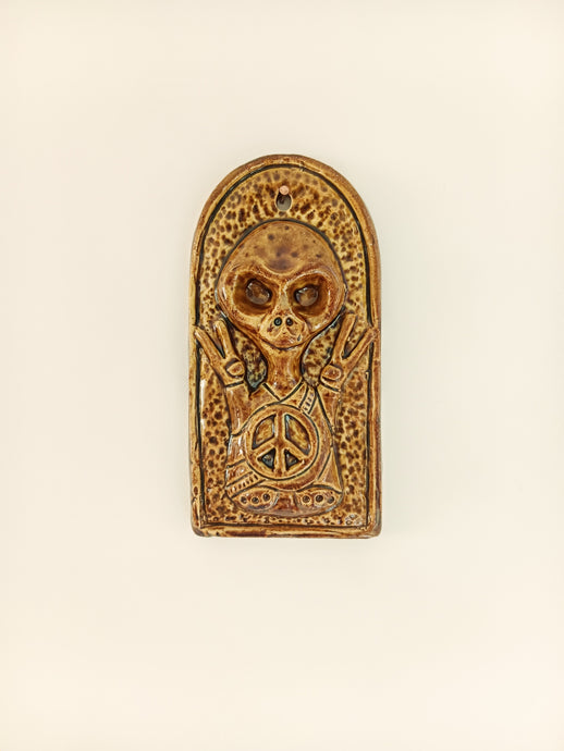 Welcome Alien Friends Plaque With Burnt Tobacco Glaze