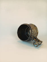 Load image into Gallery viewer, Button Tipped Skull Mug